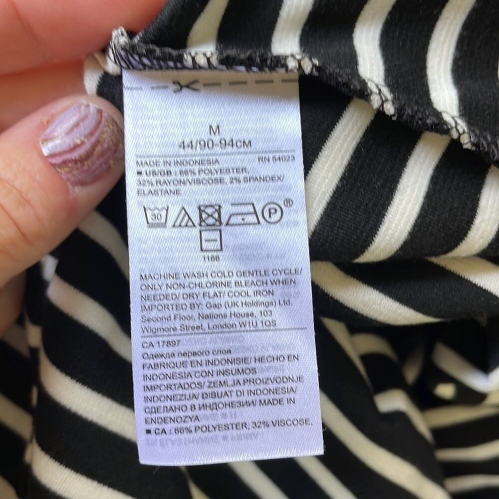 Banana Republic striped knit blouse - Picture 9 of 9